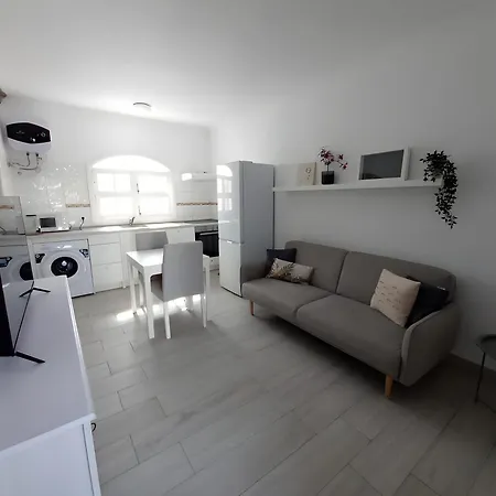 Lejlighed Playa Honda Holiday Home *